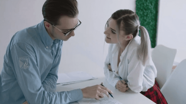 Cô bạn thân xinh đẹp với chiếc lồn dâm - VLXX.AS