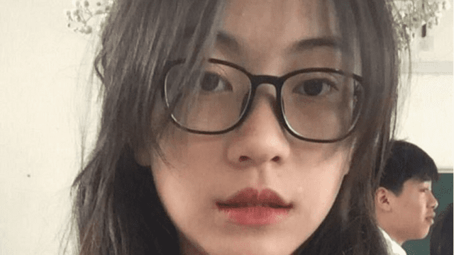 Bé ngoan học sinh cấp 3 gọi video call thủ dâm cùng bạn trai - VLXX.AS