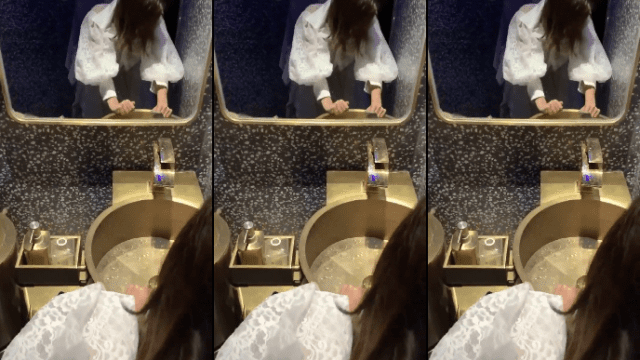 Công chúa trong nhà vệ sinh - VLXX.AS