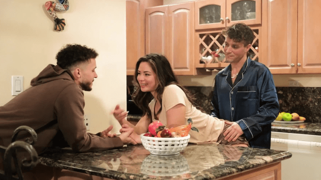 Động cơ thầm kín của đứa em gái cưng - VLXX.AS